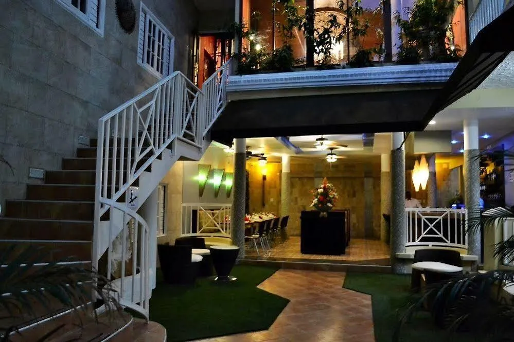 Eden Gardens Wellness Resort & Spa 金斯敦 4*,